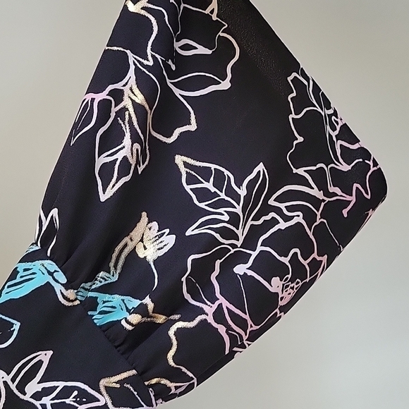 Apt 9 Bell Sleeved Top. Black With Iridescent Humming Birds Flowers. Size XS. - Picture 6 of 8